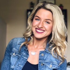 Meet your Posher, Elizabeth